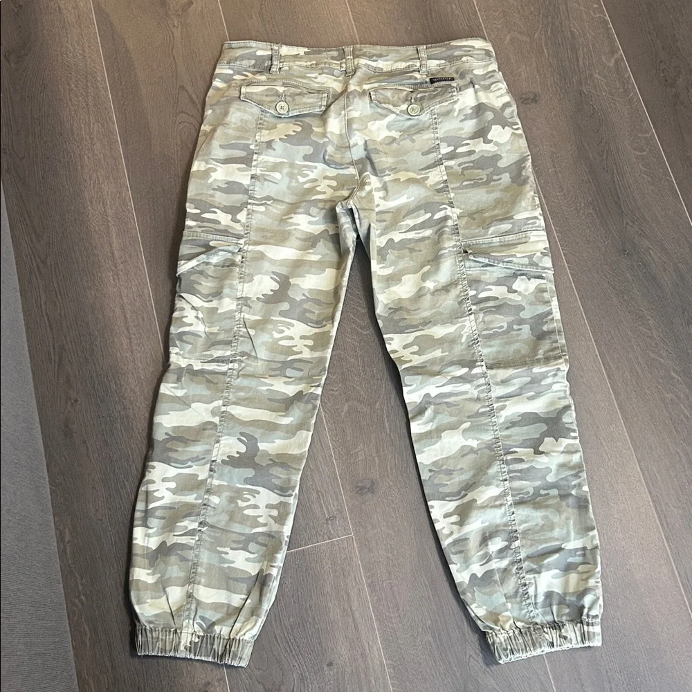 Sanctuary Rebel Camo Cargo Joggers Women’s Size 29 - Picture 2 of 13